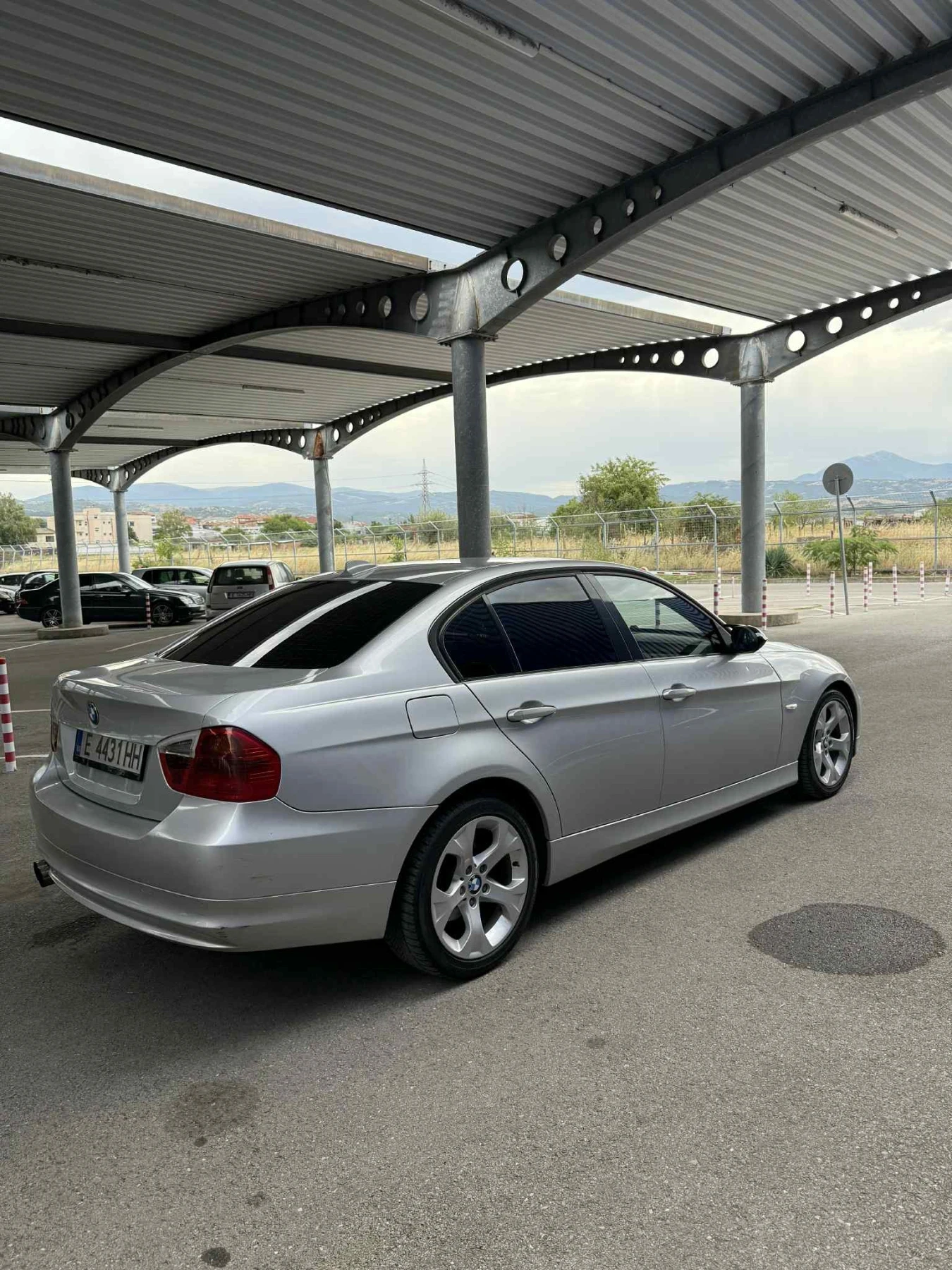 BMW 320 2.0D - изображение 3