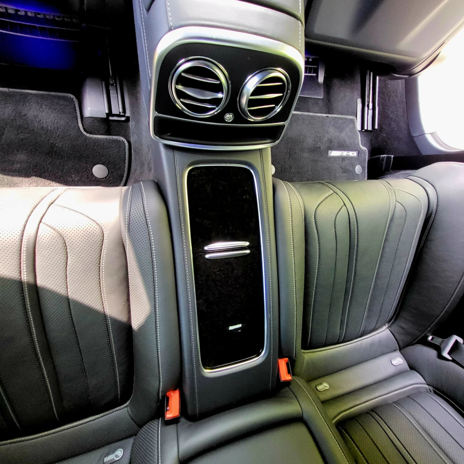 Mercedes-Benz S 63 AMG  - изображение 9