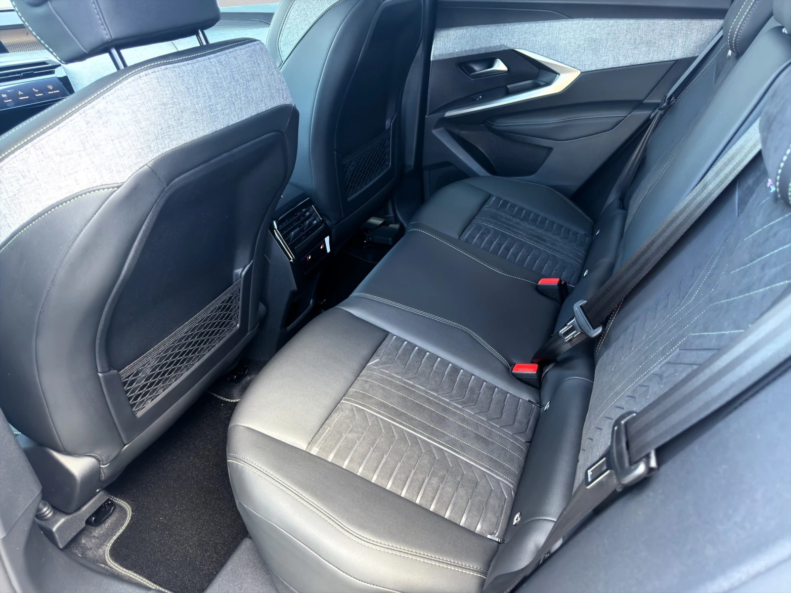 Peugeot 3008 GT EXCLUSIVE 1.2 145 HYBRID �������� �� 02.2031 �. | Mobile.bg � ����������� 12