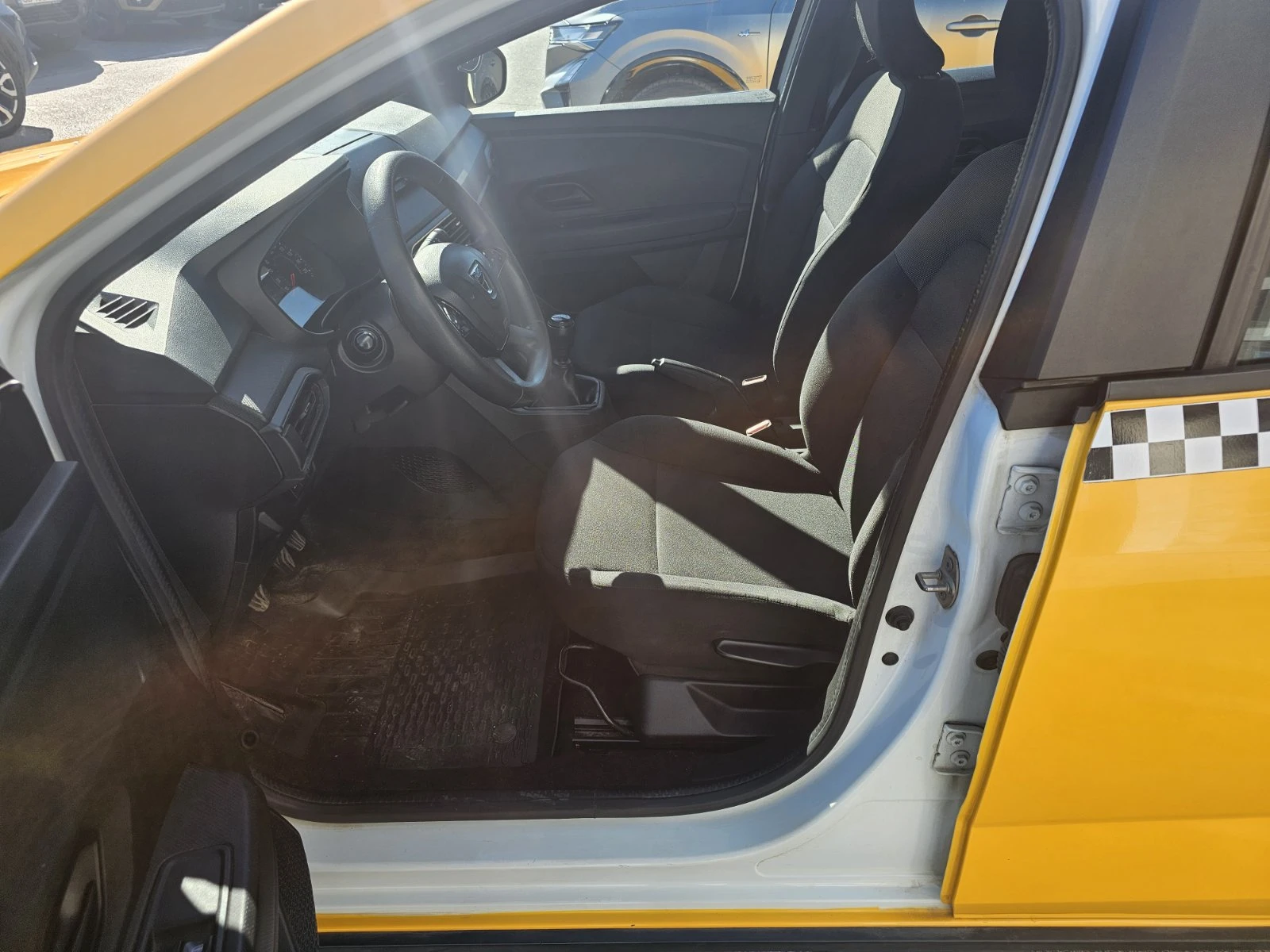 Dacia Jogger 1.0 TCe 90 Stop&Start LPG, снимка 11 - Автомобили и джипове - 54227145