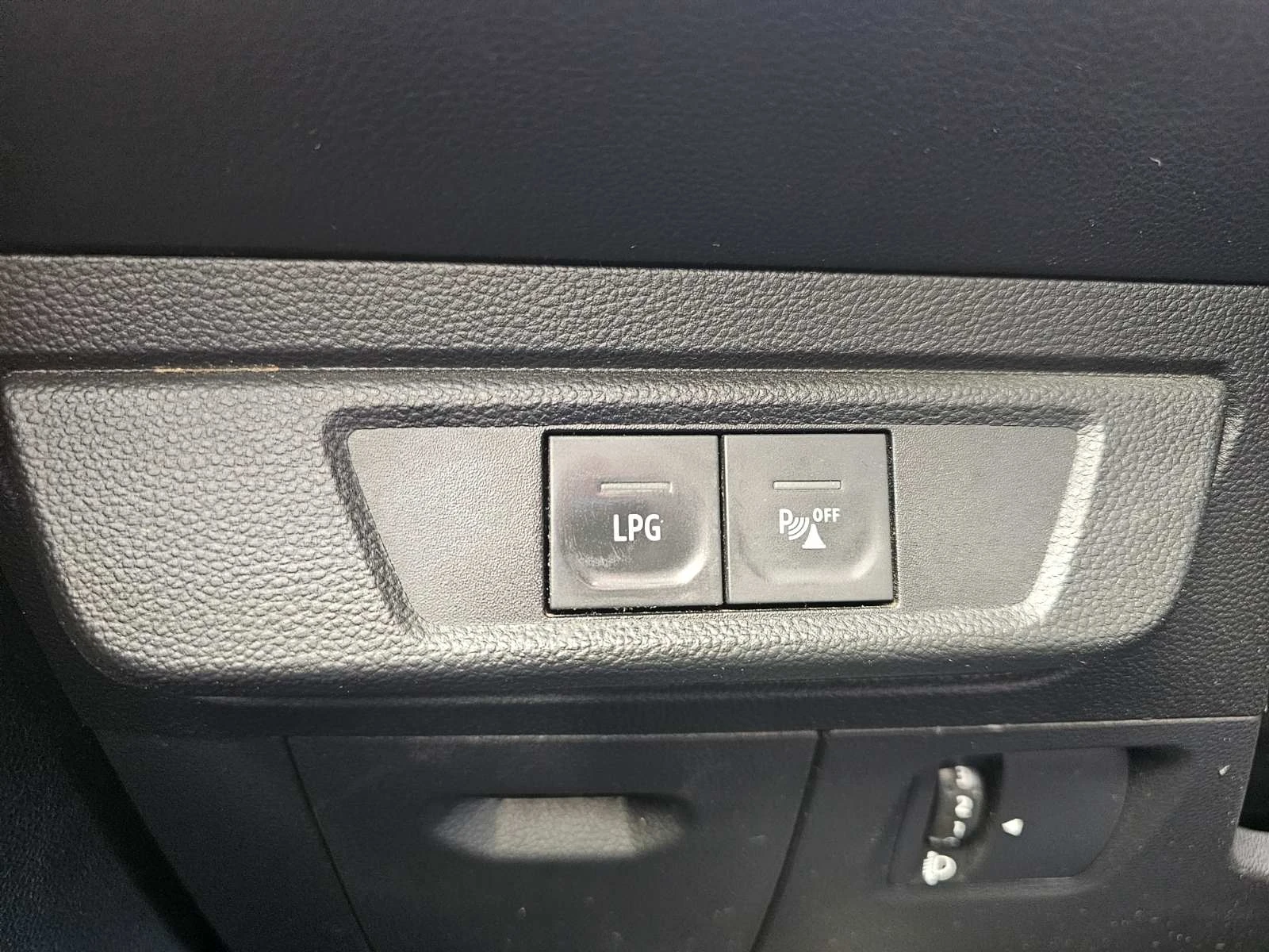 Dacia Jogger 1.0 TCe 90 Stop&Start LPG, снимка 10 - Автомобили и джипове - 54227145