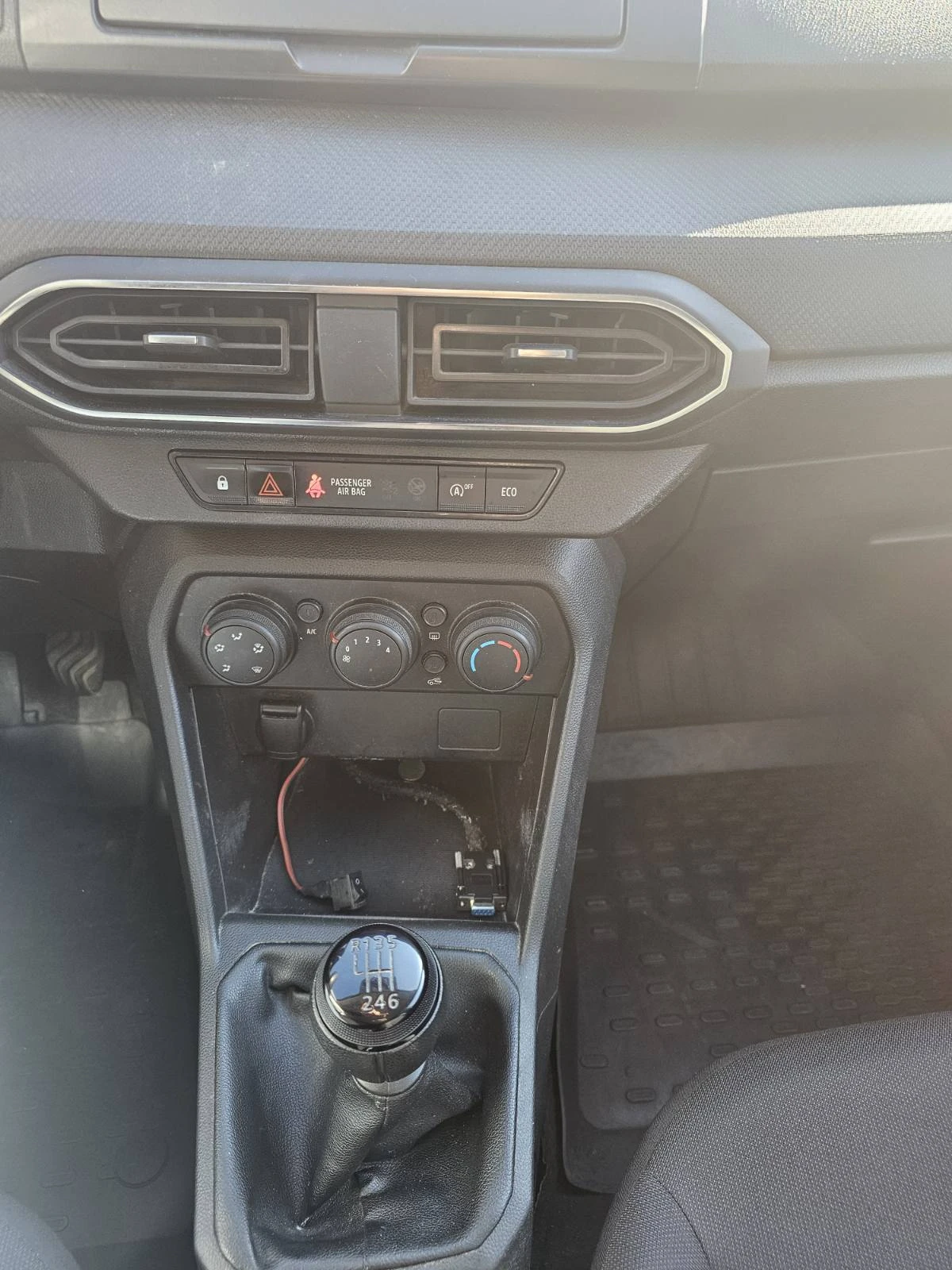 Dacia Jogger 1.0 TCe 90 Stop&Start LPG, снимка 9 - Автомобили и джипове - 54227145