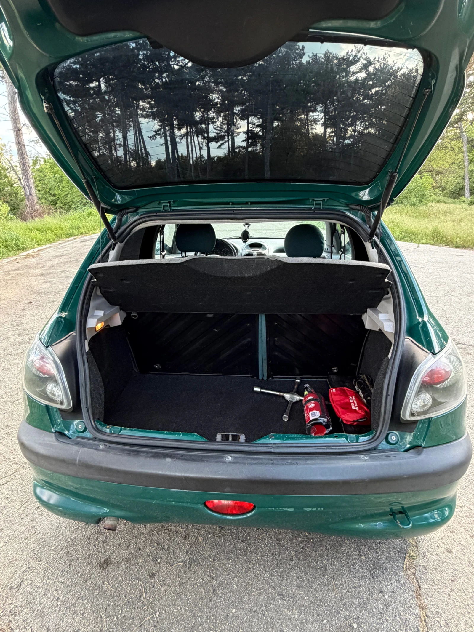 Peugeot 206 1.9 D, снимка 12 - Автомобили и джипове - 54597983