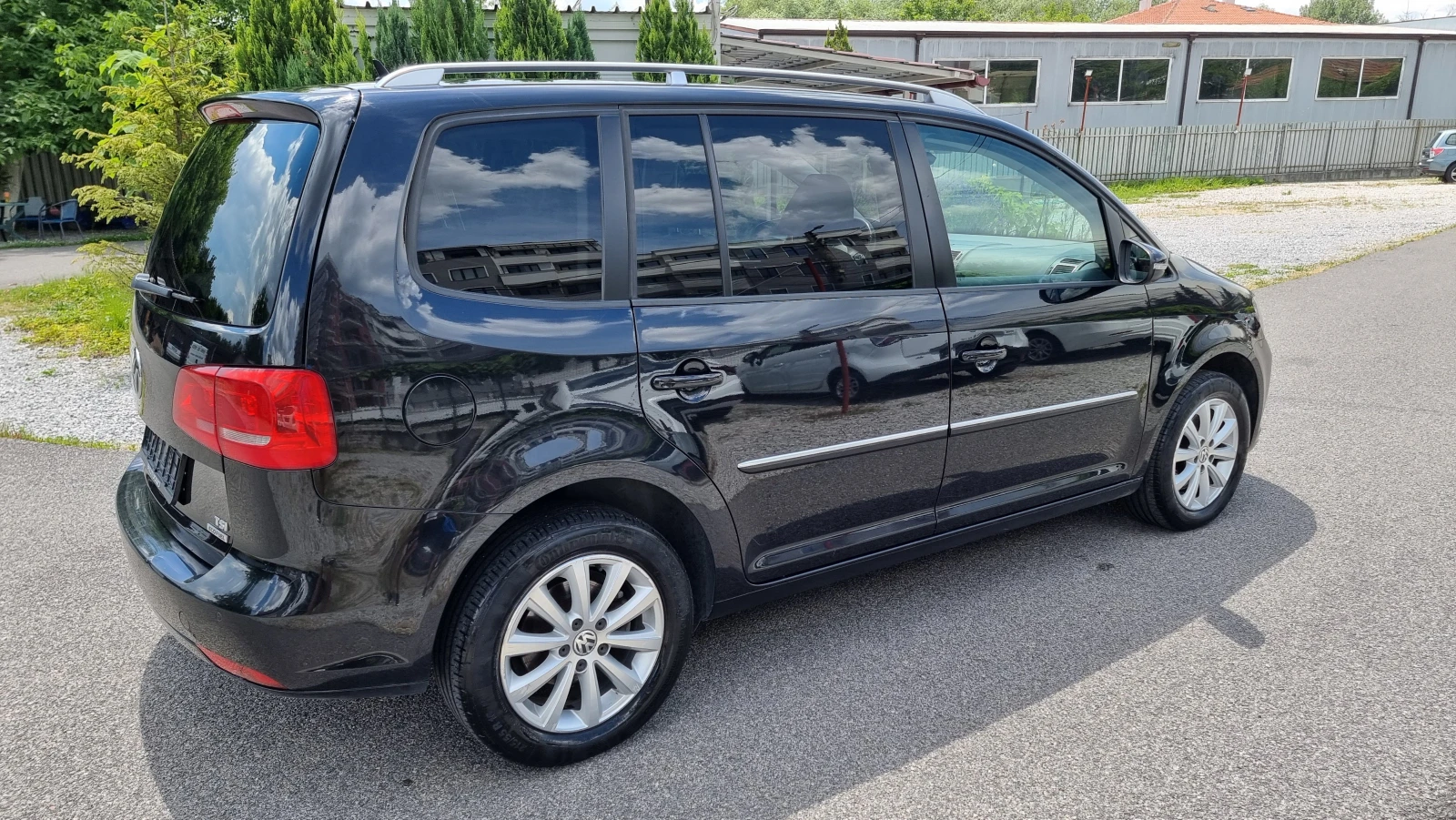 VW Touran 1.4 TSI ECO FUEL, снимка 4 - Автомобили и джипове - 55205647