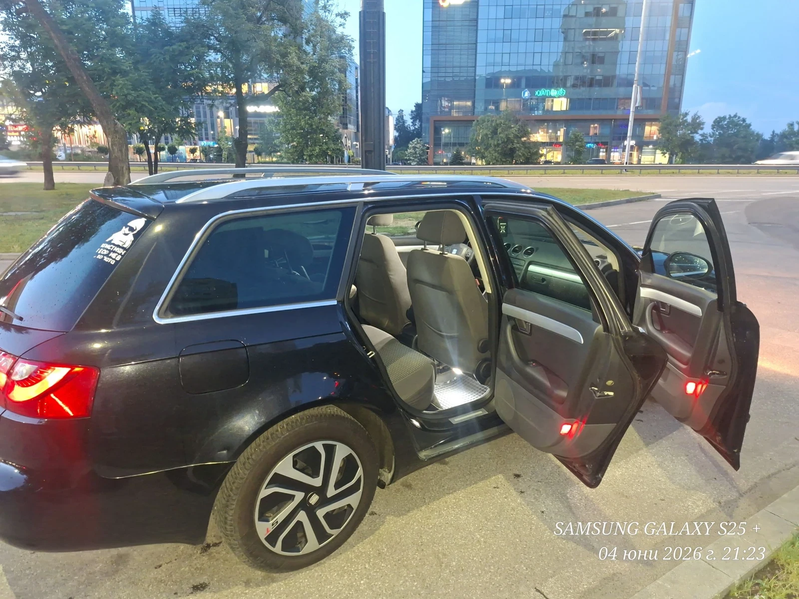 Seat Exeo 2.0TDI 143 kn AVTOMATIC , снимка 13 - Автомобили и джипове - 55237184