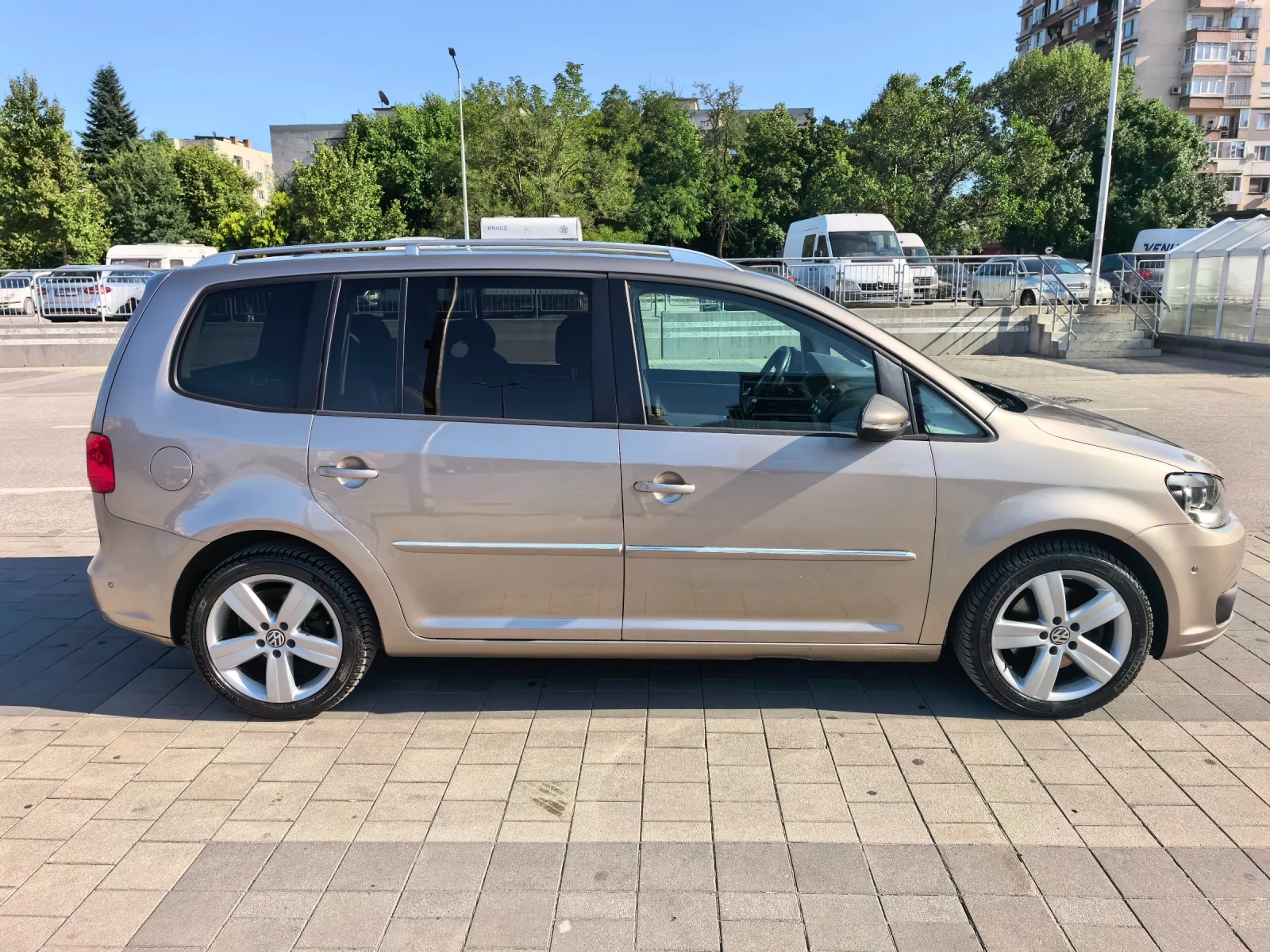 VW Touran, снимка 6 - Автомобили и джипове - 55427989