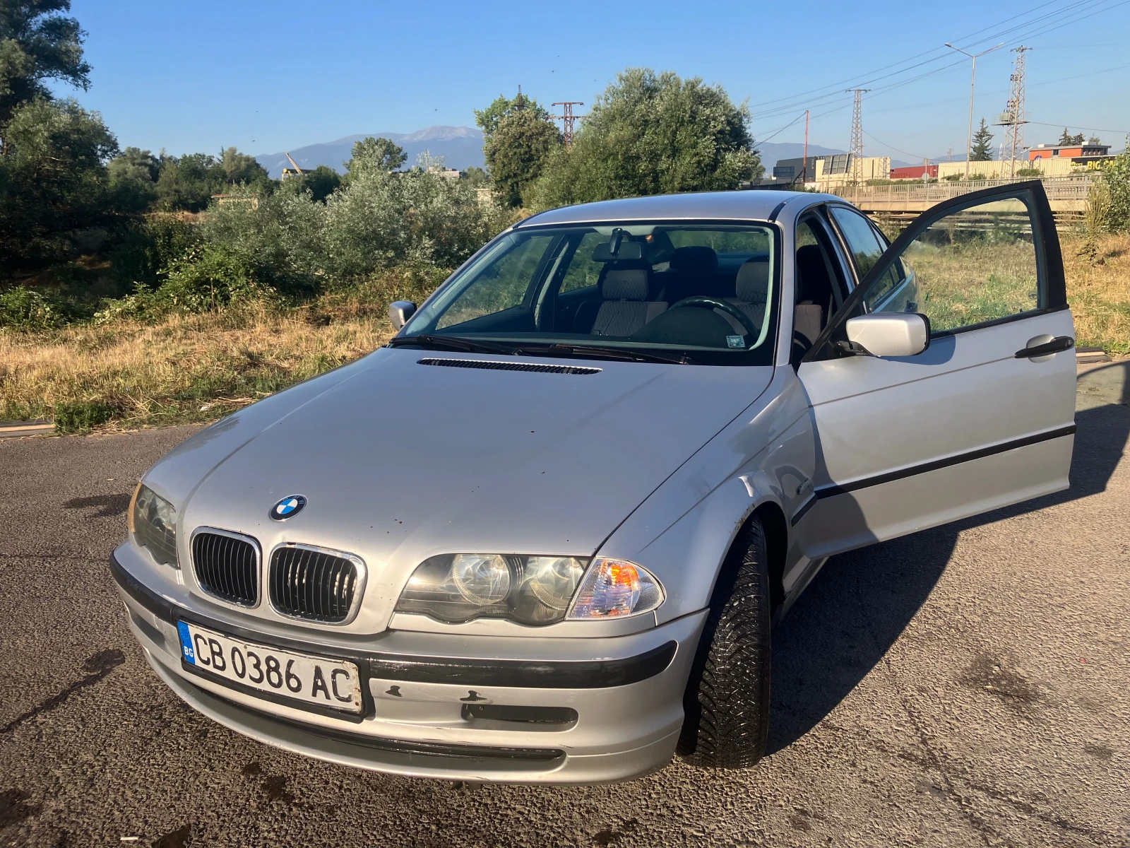 BMW 318, снимка 4 - Автомобили и джипове - 55504572