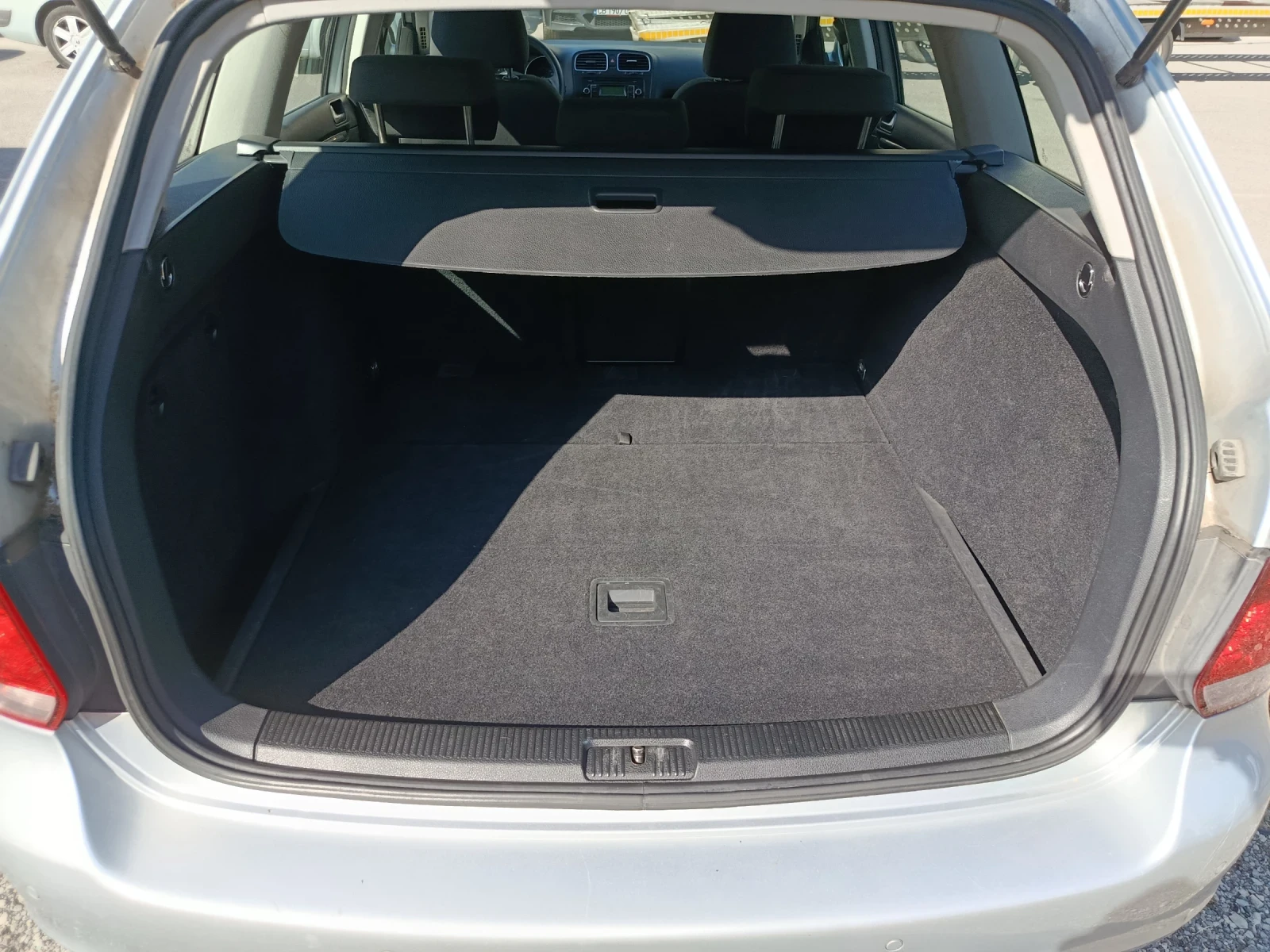 VW Golf 1.6 TDI HIGH LINE, снимка 11 - Автомобили и джипове - 56440449