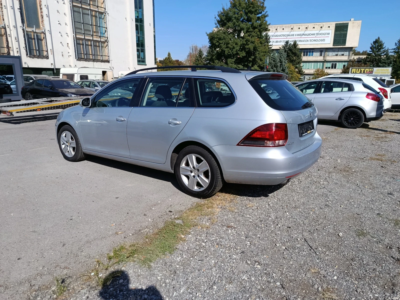 VW Golf 1.6 TDI HIGH LINE, снимка 3 - Автомобили и джипове - 56440449