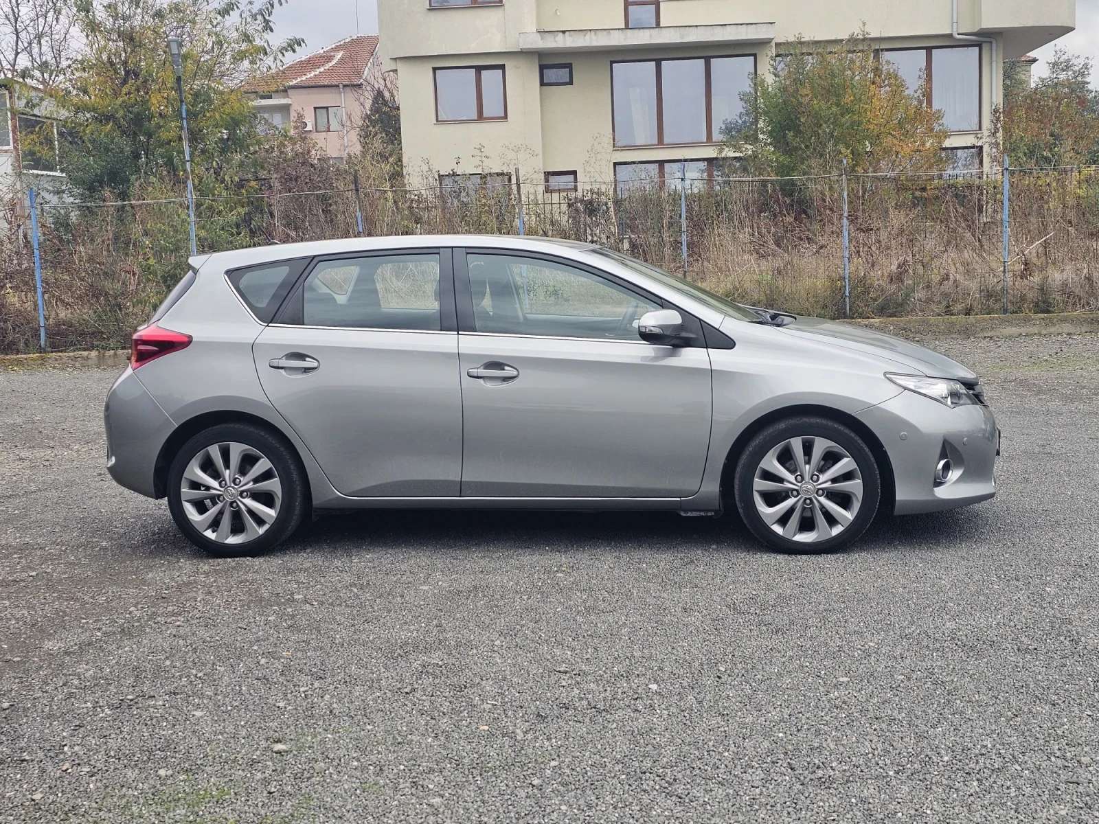 Toyota Auris 1.8 HYBRID | Mobile.bg � ����������� 3
