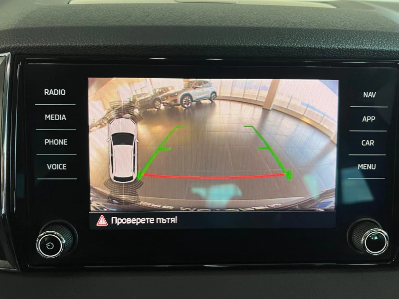 Skoda Karoq 1.5 TSI STYLE DSG DISTRONIC KEYLESS CARPLAY NAVI , снимка 11 - Автомобили и джипове - 49441685