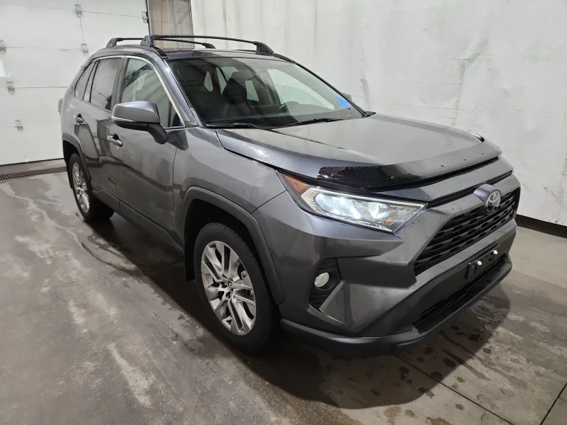 Toyota Rav4 XLE* Подгрев* Камера* Шибидах, снимка 2 - Автомобили и джипове - 52317622