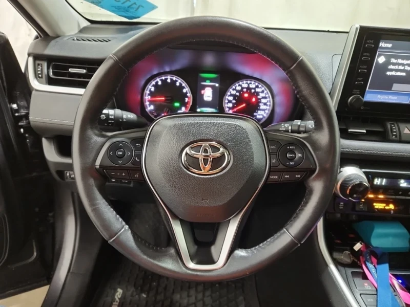 Toyota Rav4 XLE* Подгрев* Камера* Шибидах, снимка 8 - Автомобили и джипове - 52317622