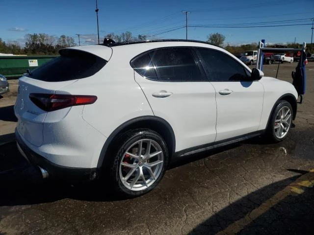 Alfa Romeo Stelvio КРАЙНА ЦЕНА ДО БЪЛГАРИЯ!!!, снимка 3 - Автомобили и джипове - 48225287