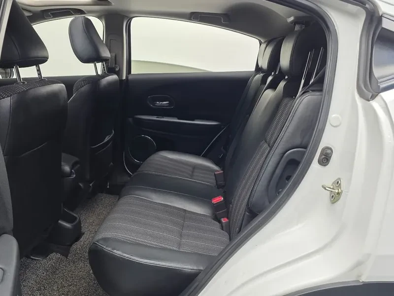 Honda Hr-v 1.8, снимка 12 - Автомобили и джипове - 56303788