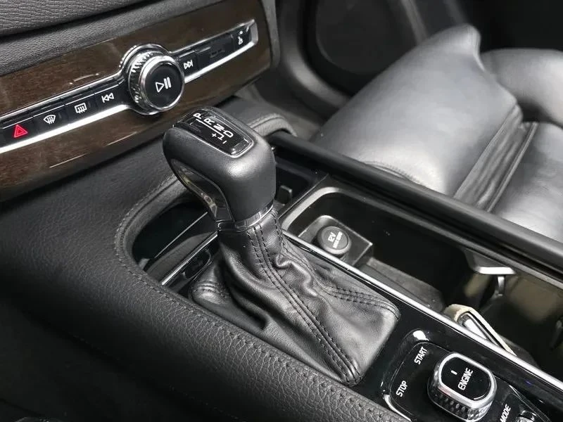 Volvo Xc90, снимка 9 - Автомобили и джипове - 56720000