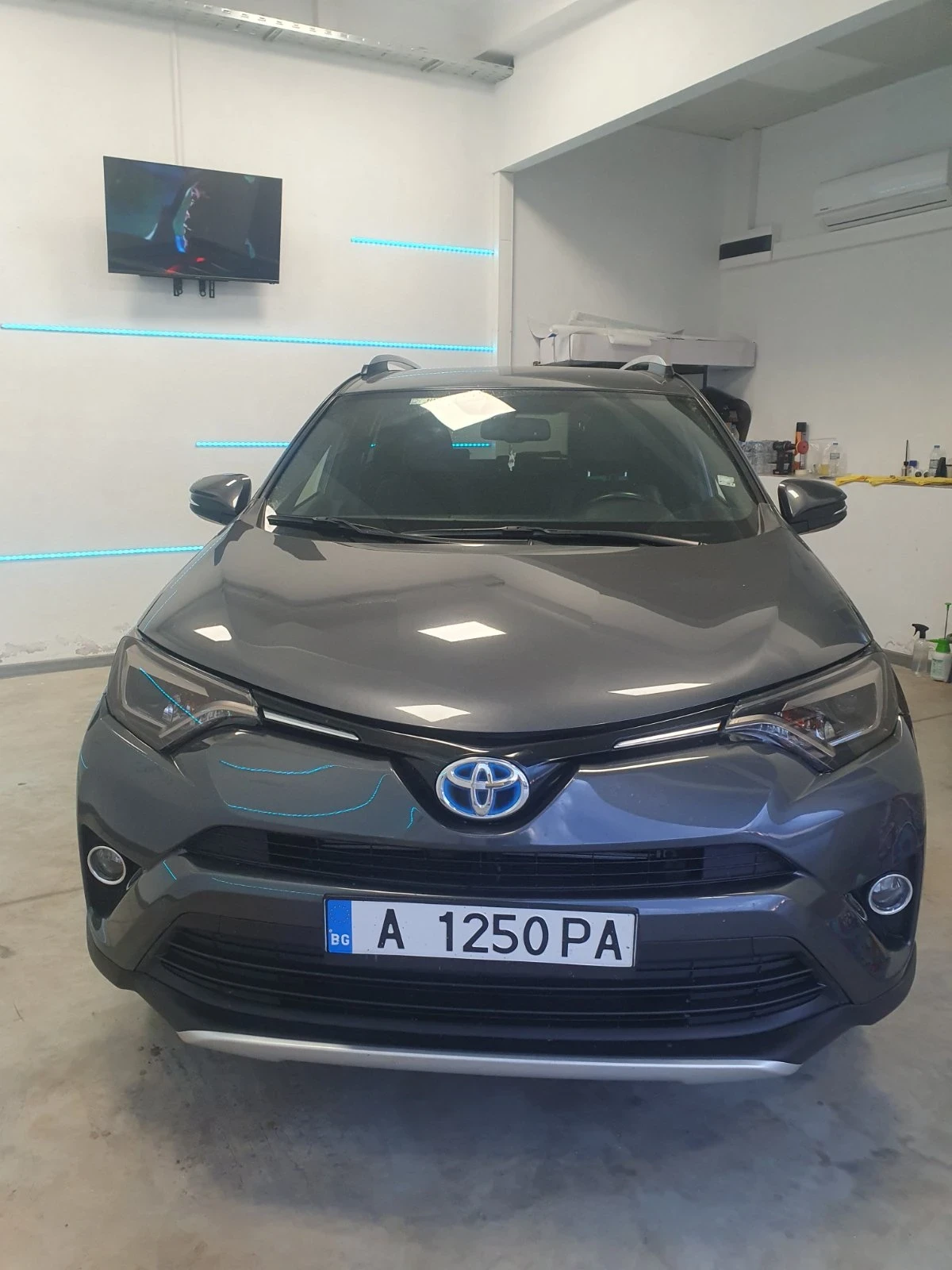 Toyota Rav4 2.5 hybrid - изображение 3