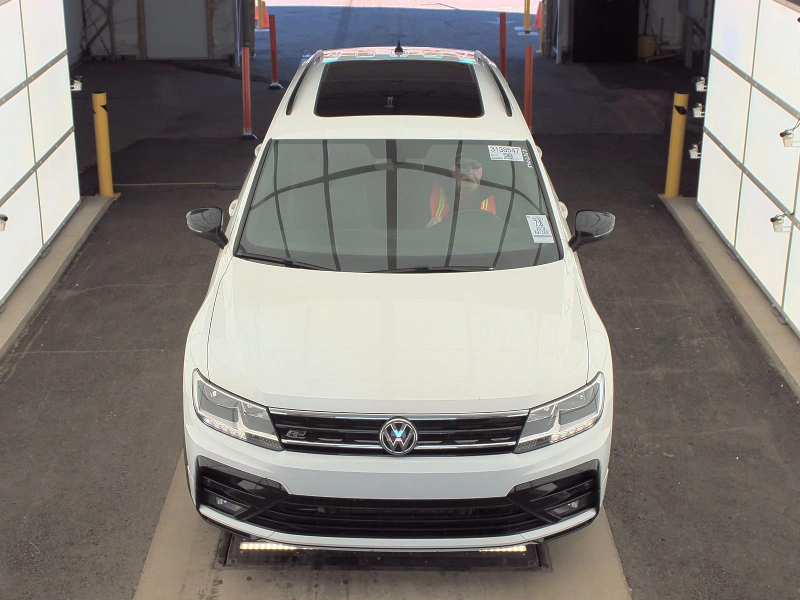 VW Tiguan R-Line* SEL Jet Black* 7места* * дистроник* камера - изображение 3