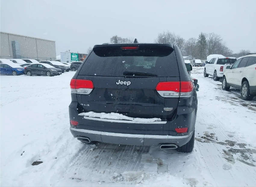 Jeep Grand cherokee SUMMIT 5.7 Обдух* Harman/Kardon* Дистроник* Пано*  - изображение 4
