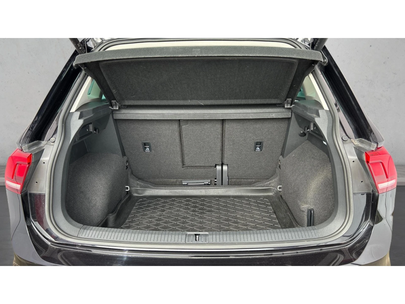 VW Tiguan  2.0 TDi DSG  Elegance , Месечна вноска от 480  , снимка 10 - Автомобили и джипове - 53946236