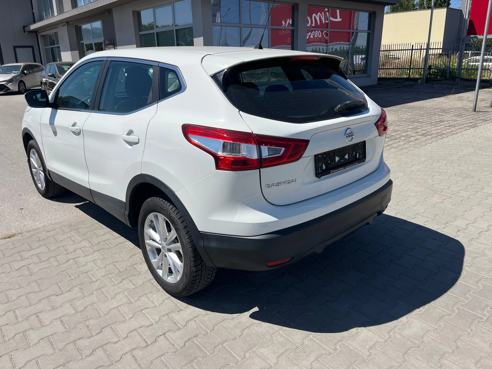 Nissan Qashqai, снимка 5 - Автомобили и джипове - 54138554