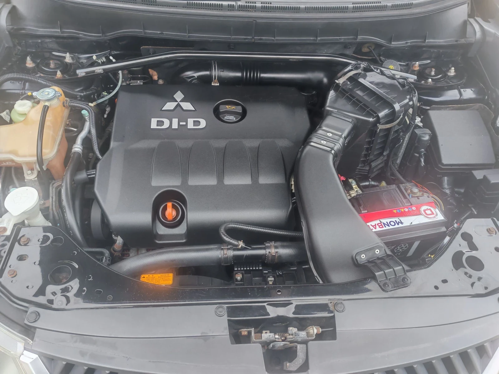 Mitsubishi Outlander 2.0TDI 140KS 4X4, снимка 14 - Автомобили и джипове - 54371424