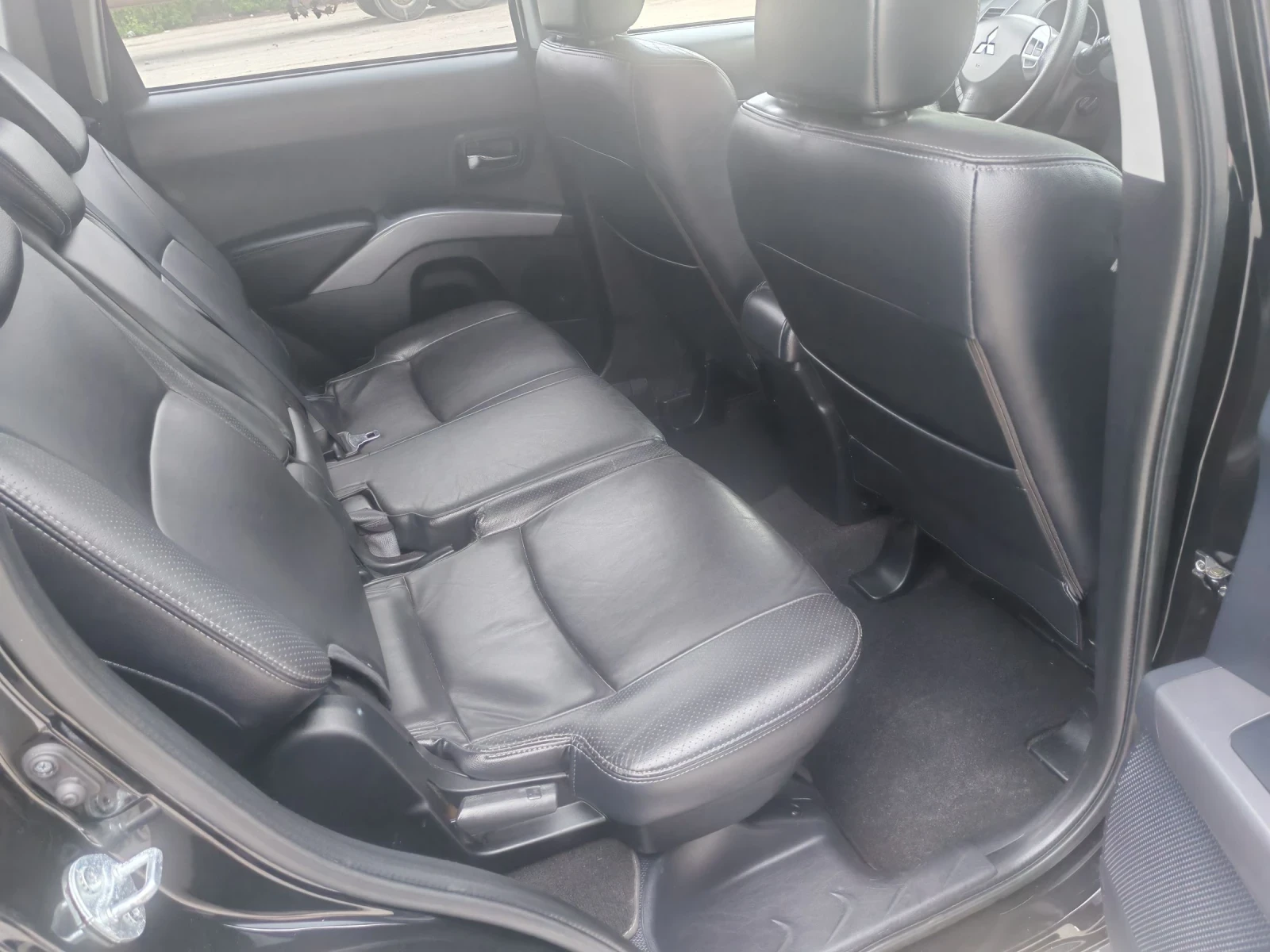 Mitsubishi Outlander 2.0TDI 140KS 4X4, снимка 9 - Автомобили и джипове - 54371424