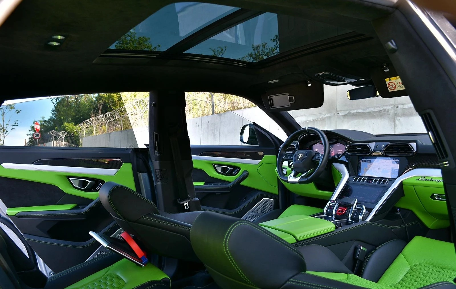 Lamborghini Urus 4.0 V8 AWD Carbon Package, снимка 5 - Автомобили и джипове - 54420392