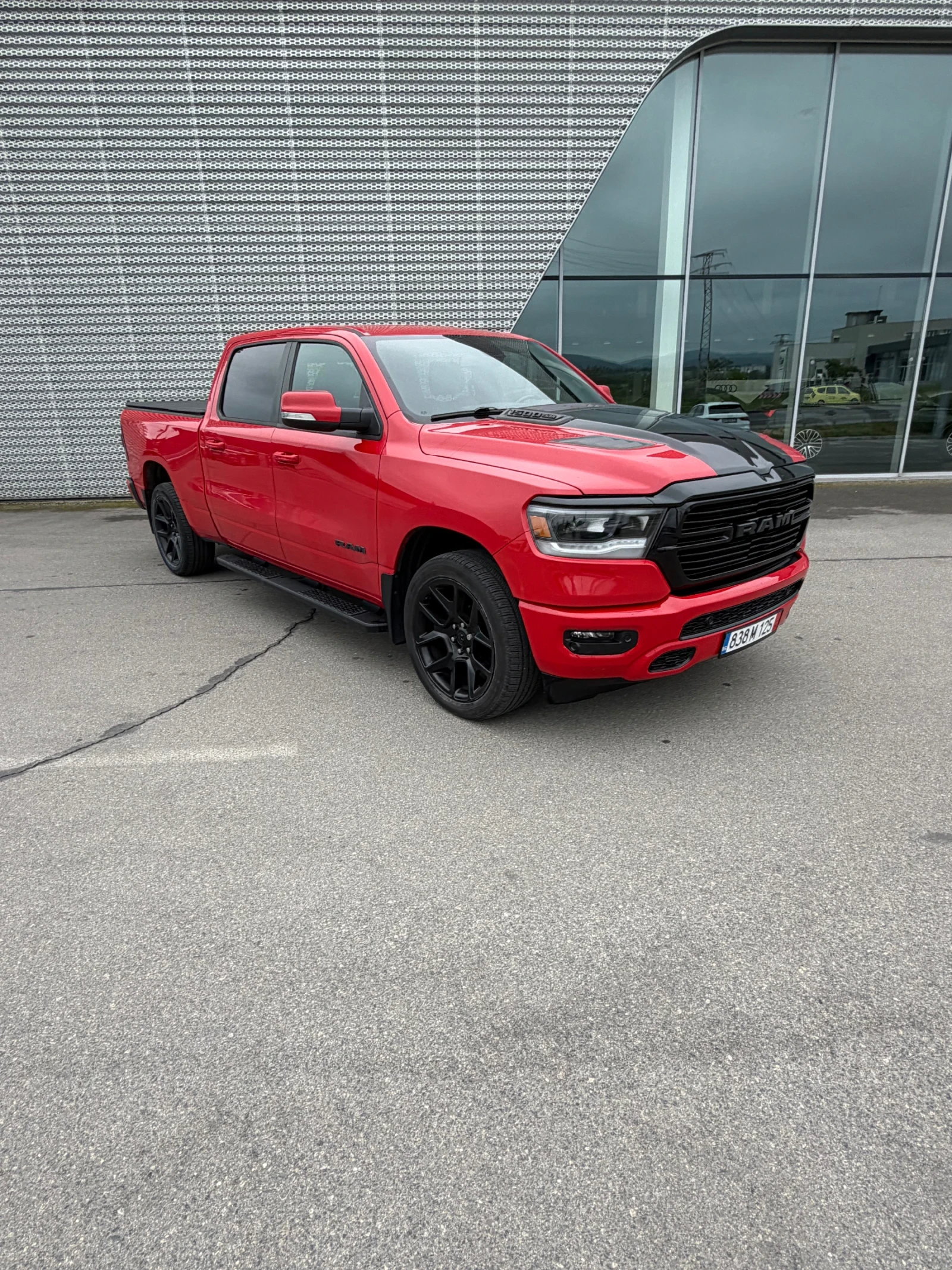 Dodge RAM 1500 Sport 5.7 HEMI, снимка 2 - Автомобили и джипове - 54481720