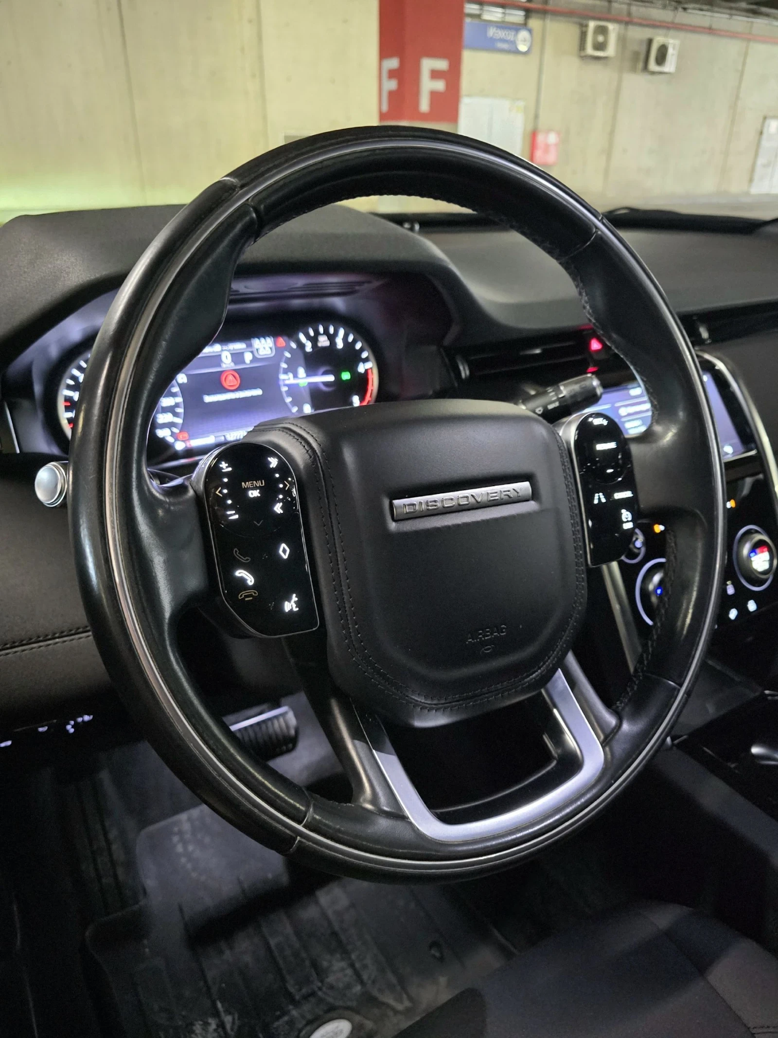 Land Rover Discovery Sport 2.0d MHEV Мото-Пфое ДДС 6+ 1, снимка 9 - Автомобили и джипове - 54528849