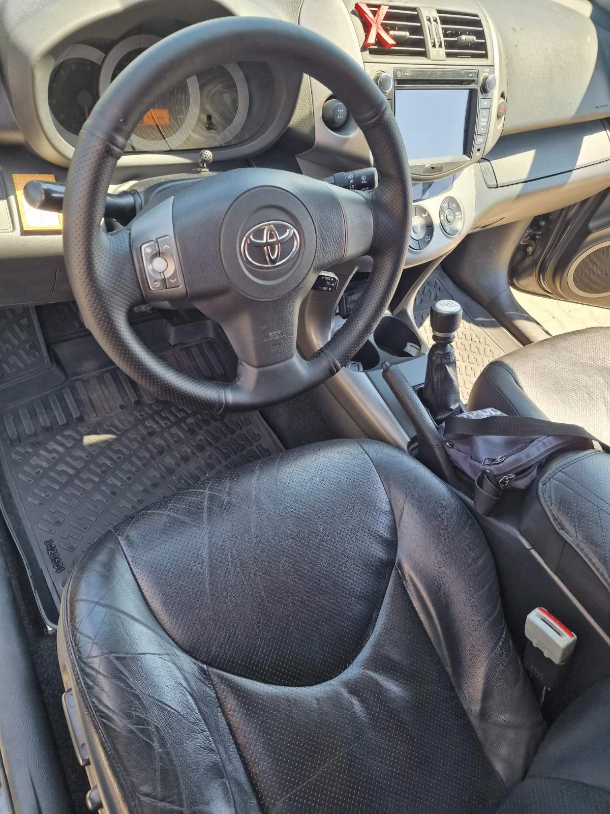 Toyota Rav4 2.2 136 к.с.D4d, снимка 10 - Автомобили и джипове - 55927669
