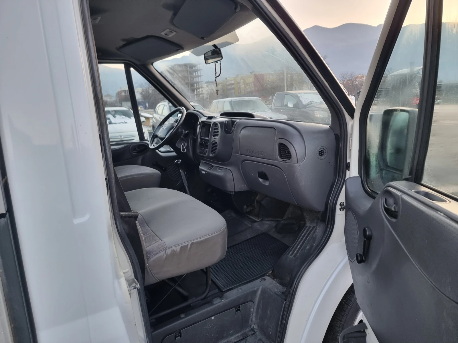 Ford Transit 2.0TDI | Mobile.bg � ����������� 12