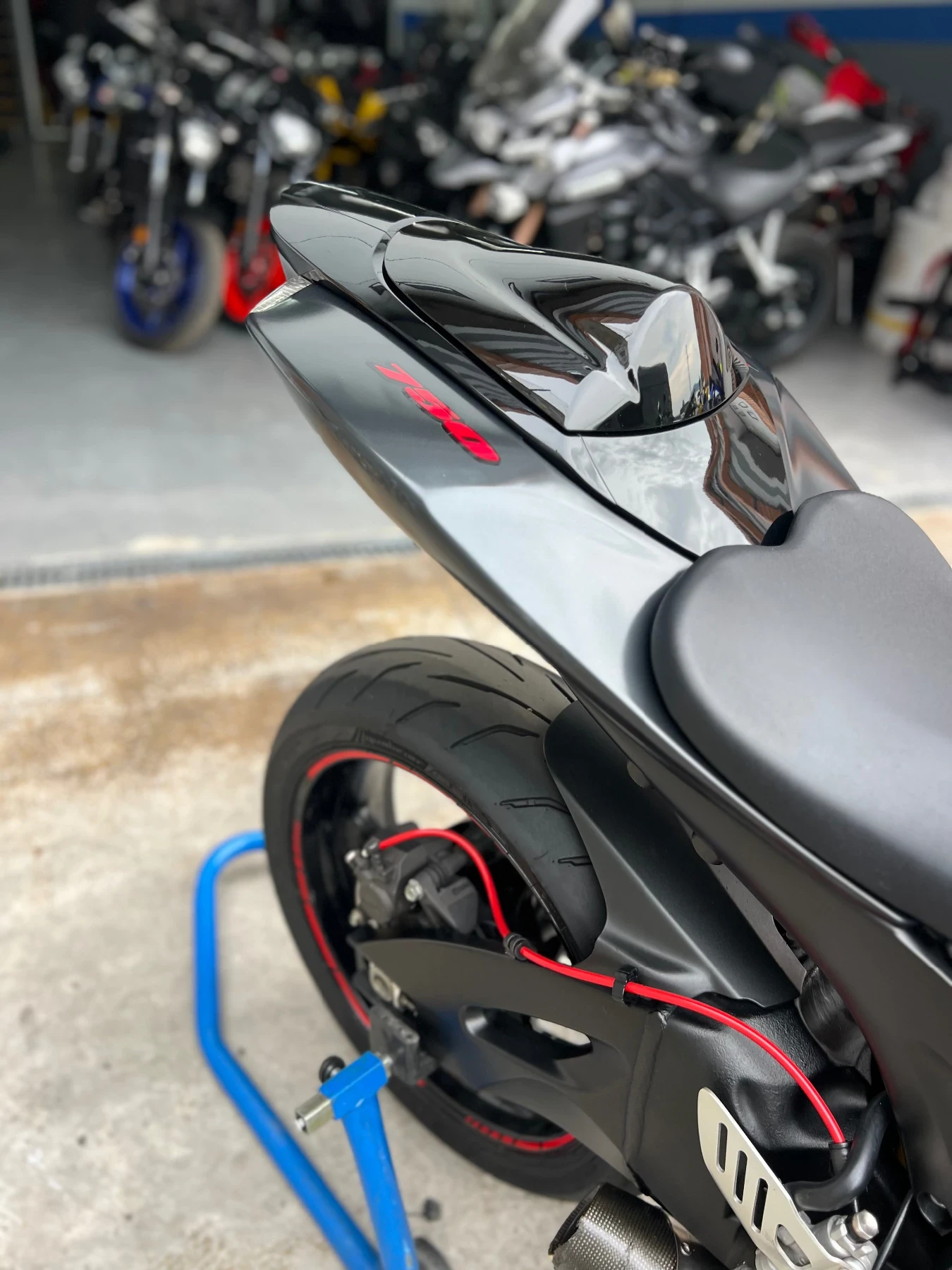 Suzuki Gsxr K7 750 akrapovic, снимка 4 - Мотоциклети и мототехника - 54878192