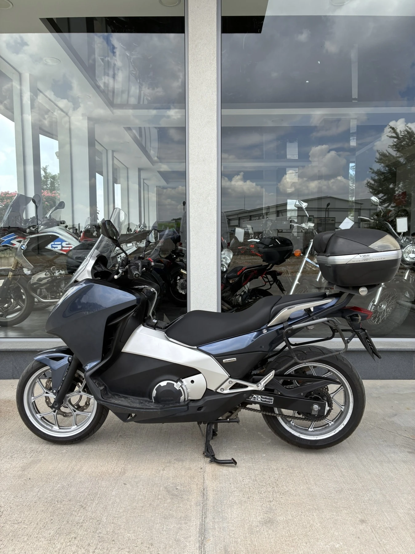Honda Integra 700, снимка 2 - Мотоциклети и мототехника - 55152346