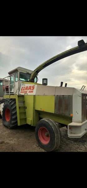      Claas Jaguar 690