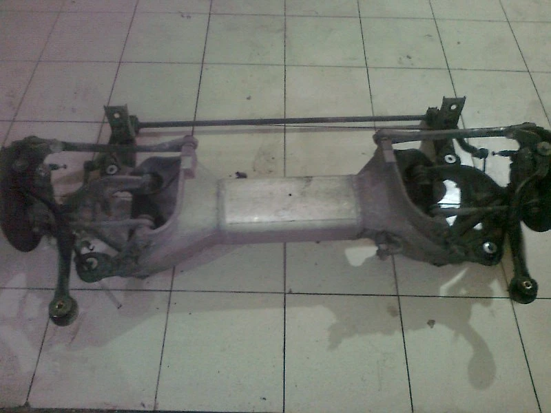 заден мост за Пежо 407 2.2 16В