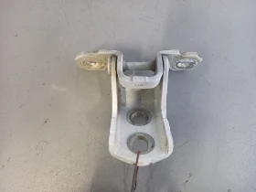 Панта врата задна дясна долна Рено Лагуна комби (б)