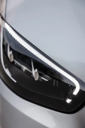 Mercedes-Benz E 220 Реални 49 хил. км. Купена Силвър Стар. Обслужена - 33300 € / 65129.14 лв. - 31646520 5