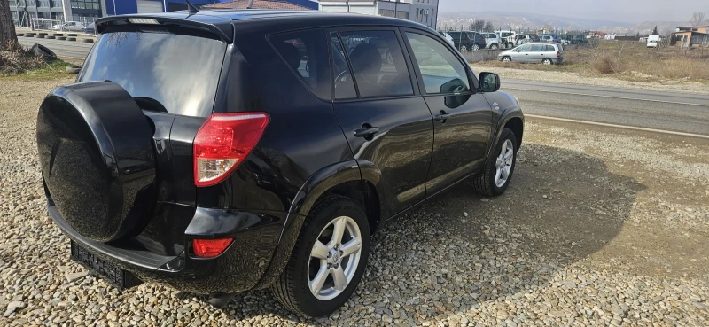 Toyota Rav4 2.2d, снимка 3 - Автомобили и джипове - 52877293