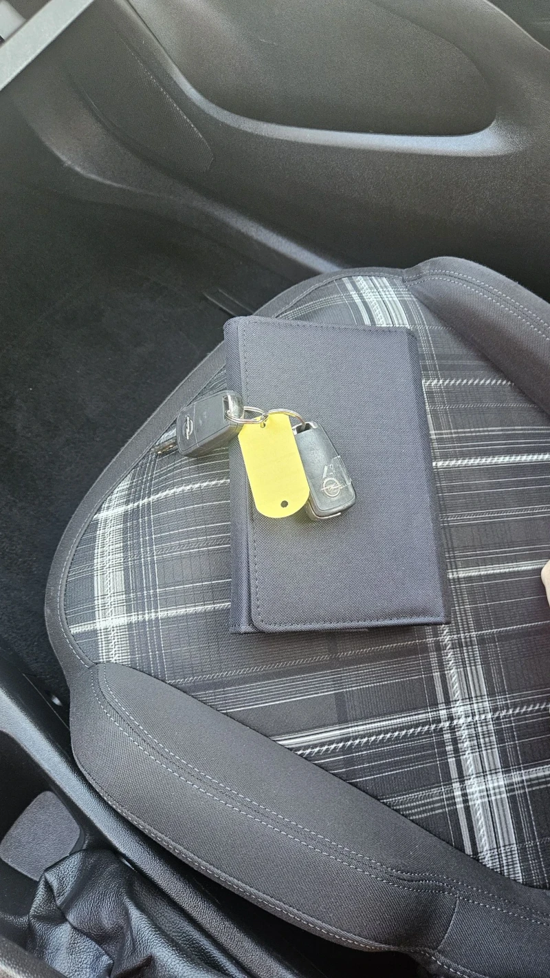 Opel Corsa 1.4i Gaz, снимка 7 - Автомобили и джипове - 52877293