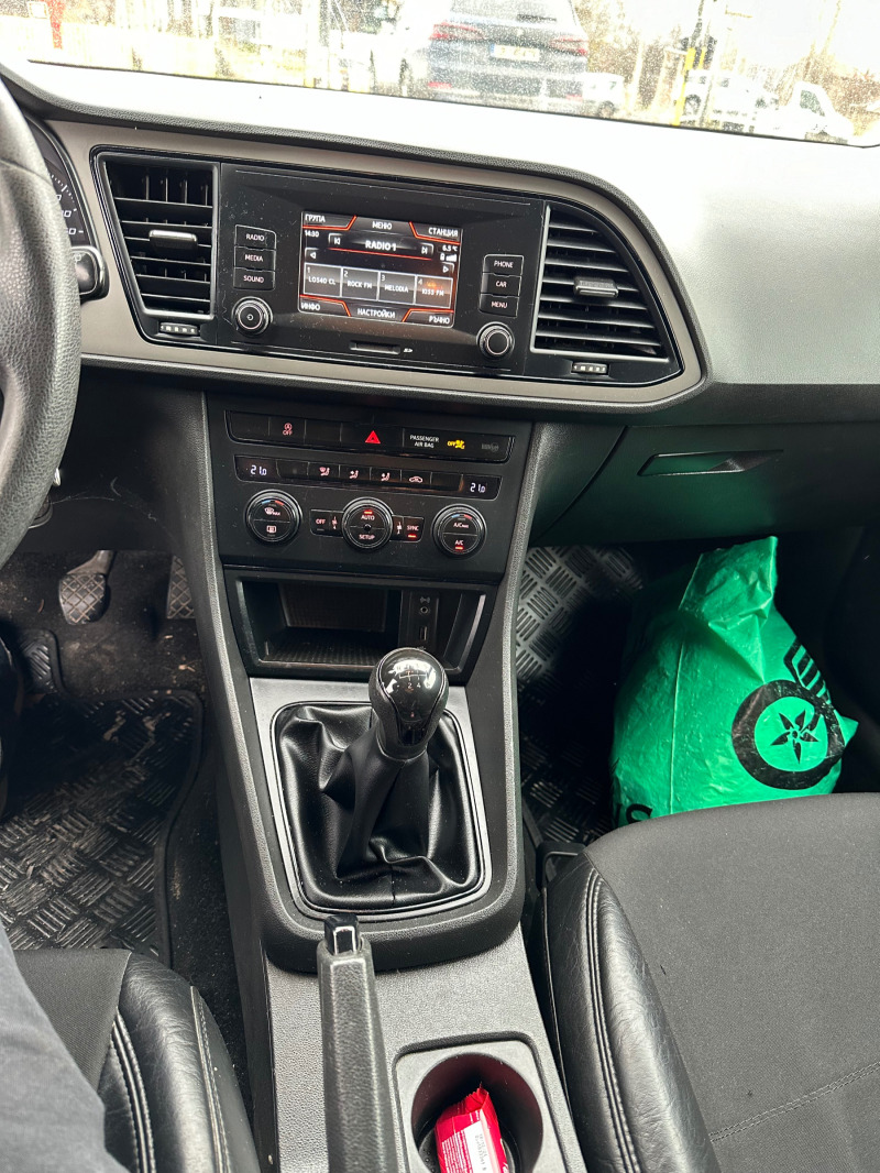 Seat Leon Дизел, снимка 7 - Автомобили и джипове - 45490291