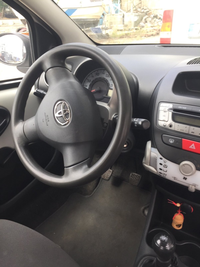 Toyota Aygo 1000, снимка 7 - Автомобили и джипове - 46352929