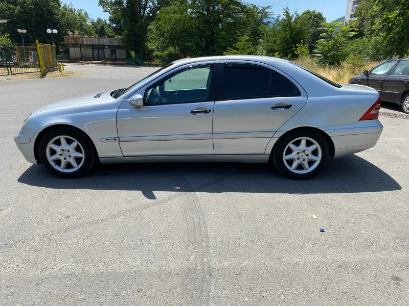 Mercedes-Benz C 200, снимка 5 - Автомобили и джипове - 47425451