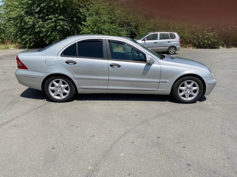 Mercedes-Benz C 200, снимка 4 - Автомобили и джипове - 47425451