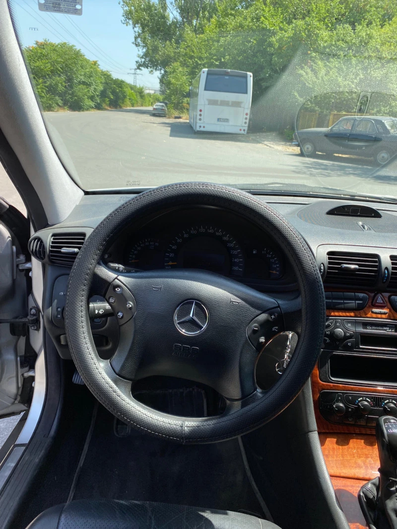 Mercedes-Benz C 200, снимка 8 - Автомобили и джипове - 47425451