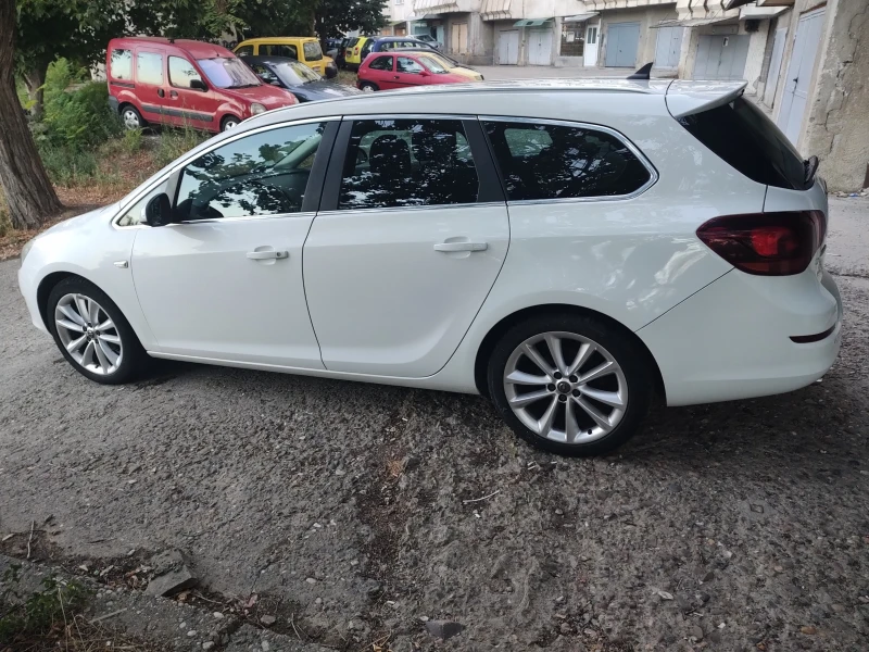 Opel Astra 1.4т 140кс, снимка 3 - Автомобили и джипове - 47187276