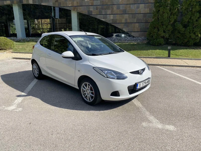 Mazda 2 Mazda 2 1.3 Бяла перла, снимка 4 - Автомобили и джипове - 47571436