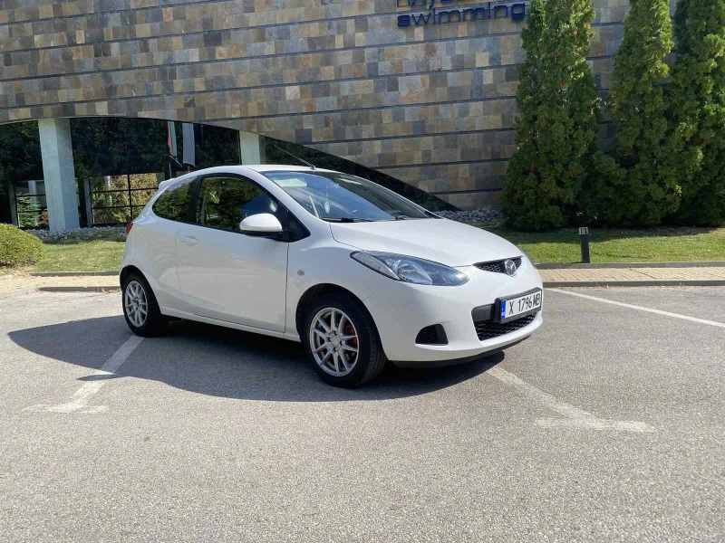 Mazda 2 Mazda 2 1.3 Бяла перла, снимка 5 - Автомобили и джипове - 47571436