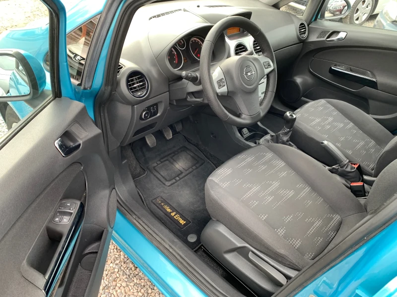 Opel Corsa 1.2i, снимка 8 - Автомобили и джипове - 48018658