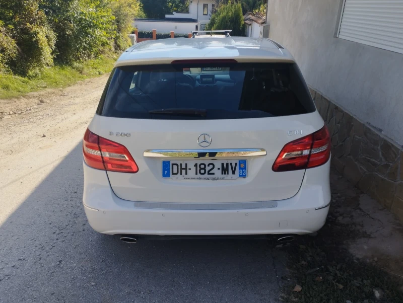 Mercedes-Benz B 200 2.0, снимка 4 - Автомобили и джипове - 52146760